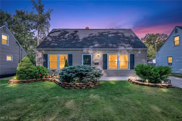 342 Inwood Boulevard, Avon Lake, OH 44012