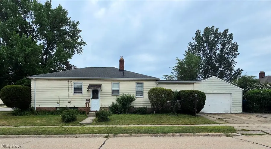 6040 W 54th Street, Parma, OH 44129 - #2