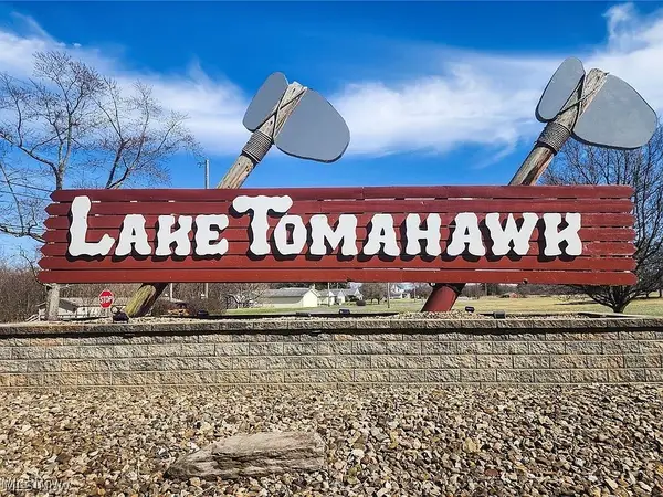 Tomahawk Drive Drive, Negley, OH 44441