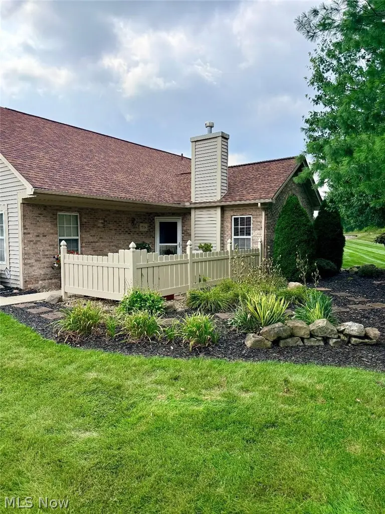 695 E Western Reserve Road #1504, Poland, OH 44514 - #1