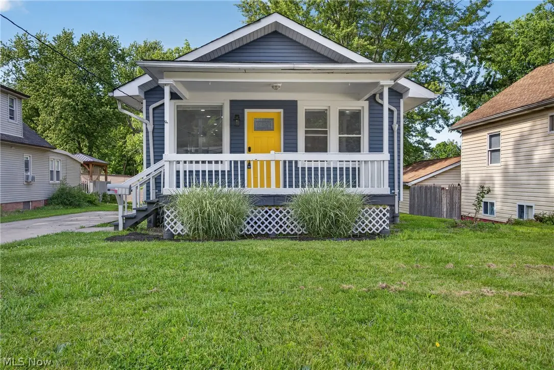 3226 W Ridgewood Drive, Parma, OH 44134 - #1