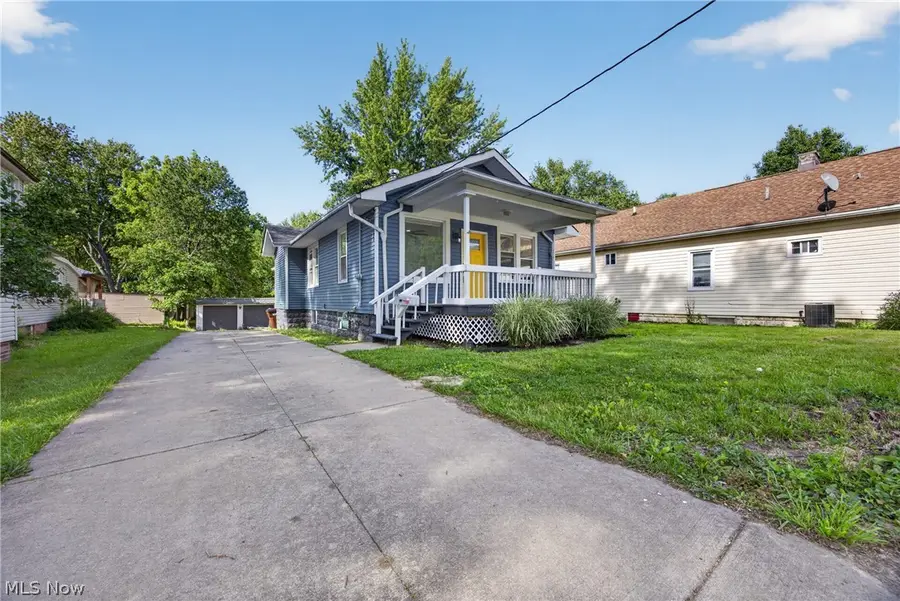 3226 W Ridgewood Drive, Parma, OH 44134 - #2