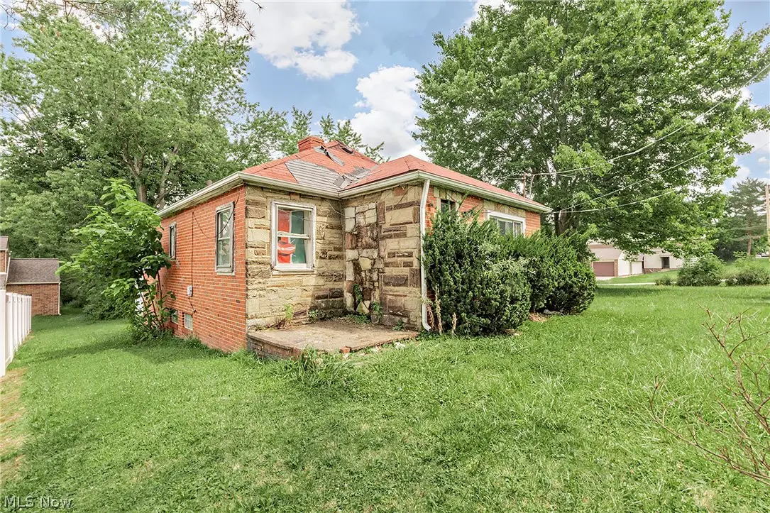 16725 Findlay Street, Chagrin Falls, OH 44023 - #1