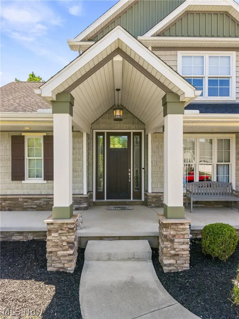 3610 Lake Center Nw Street, Uniontown, OH 44685 - #3