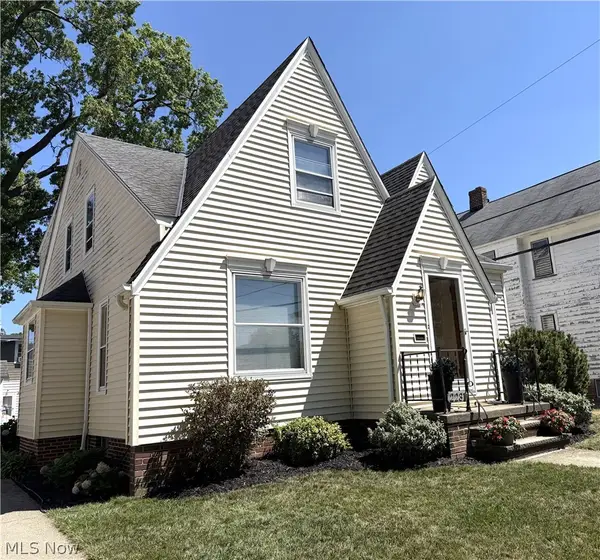 2231 Alger Road, Lakewood, OH 44107