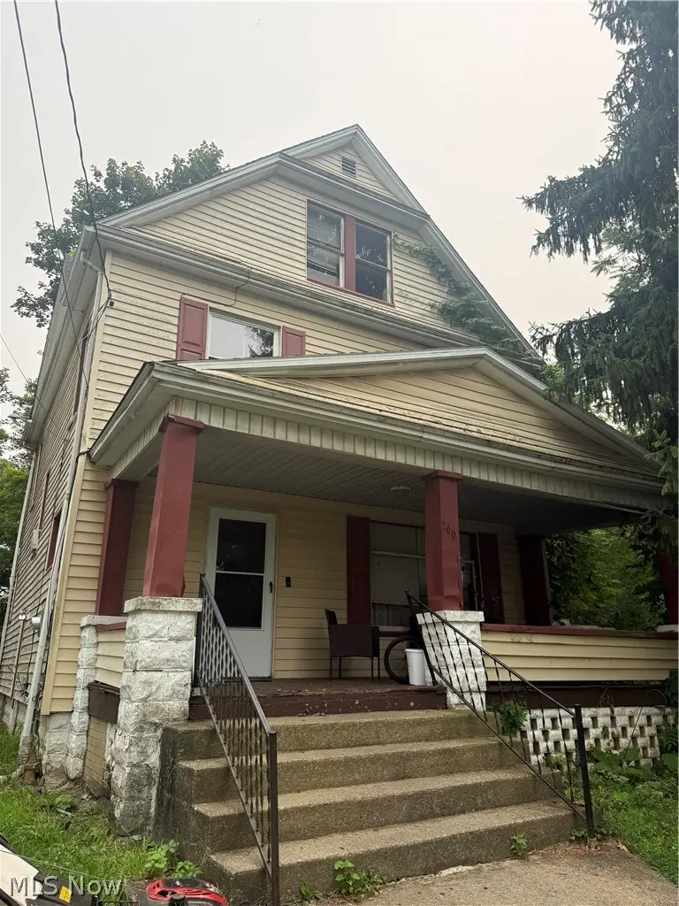 569 W Chalmers Avenue, Youngstown, OH 44511 - #2