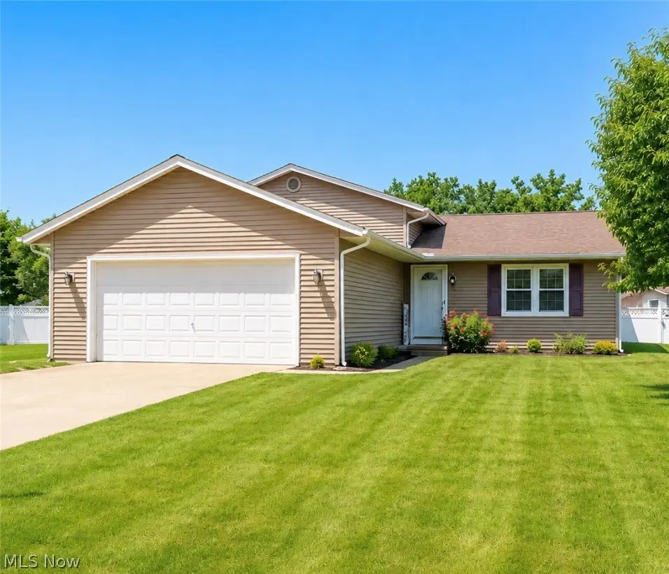 546 Fieldstone Drive, Amherst, OH 44001 - #1