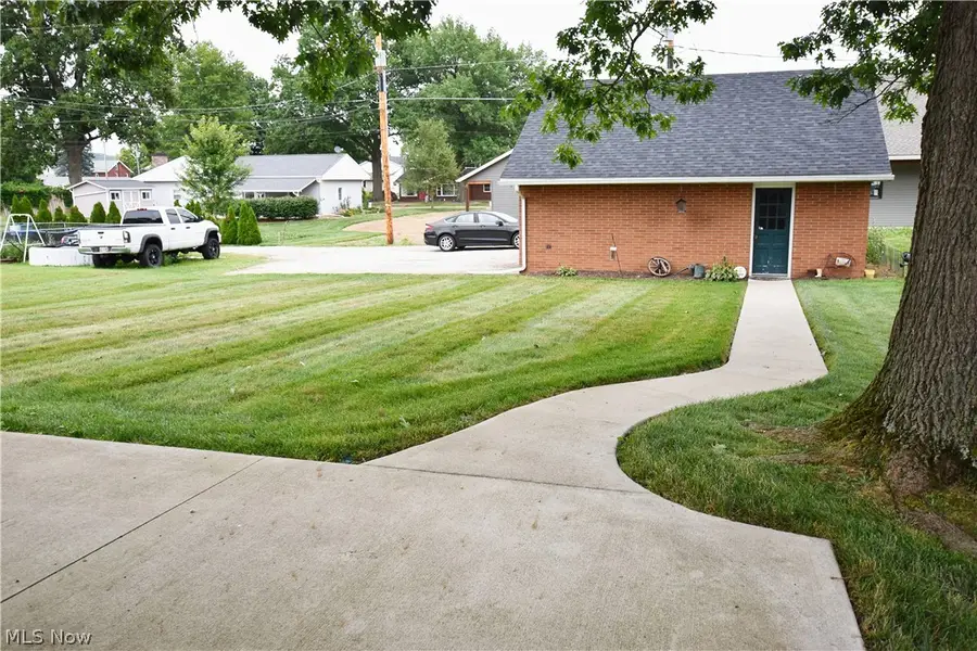 825 4th Sw Street, New Philadelphia, OH 44663 - #3