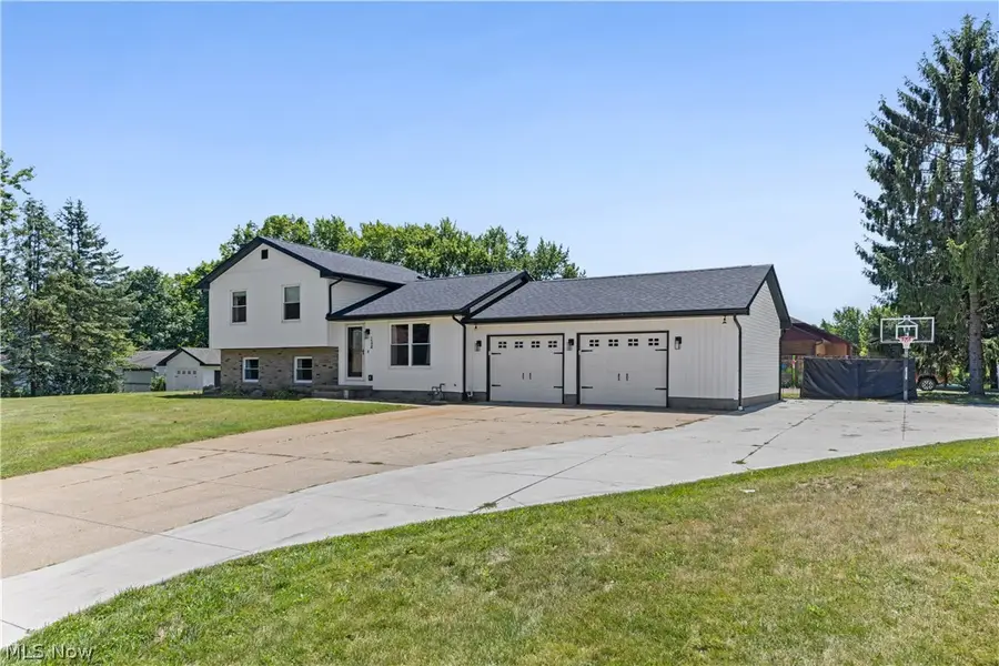 1524 Hightower Drive, Uniontown, OH 44685 - #3
