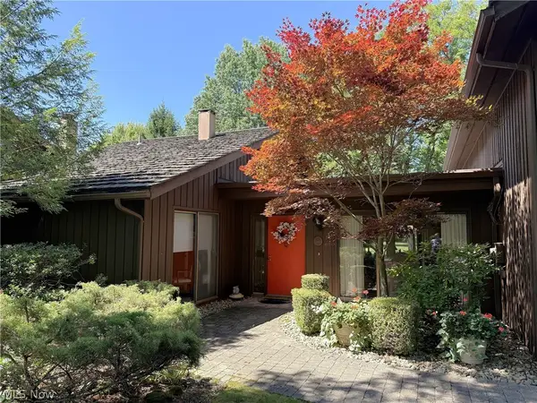 438 Cedar Road, Aurora, OH 44202