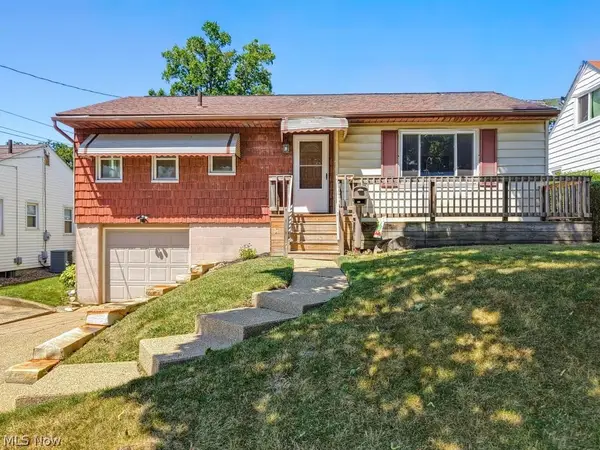 1215 Lincoln Avenue, Cuyahoga Falls, OH 44223