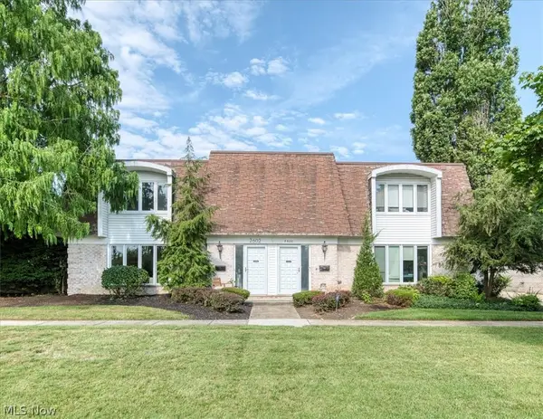 2602 S Green Road, University Heights, OH 44122