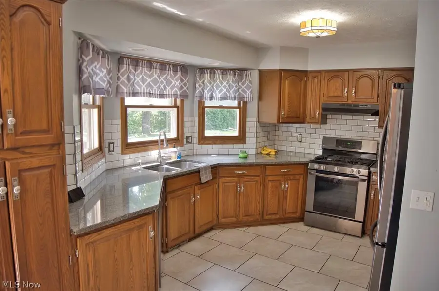 2758 Parkplace Drive, Uniontown, OH 44685 - #3