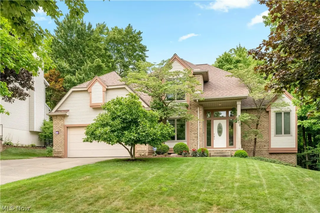 615 Highwood Drive, Cuyahoga Falls, OH 44223 - #1