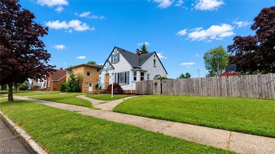 8423 Greenlawn Avenue, Parma, OH 44129 - #2
