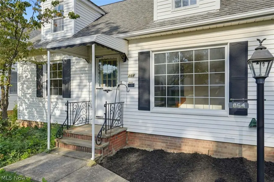 864 Lincoln Boulevard, Bedford, OH 44146 - #3