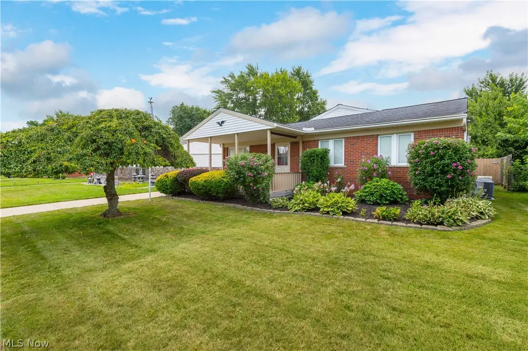 845 Jamestown Avenue, Elyria, OH 44035 - #1