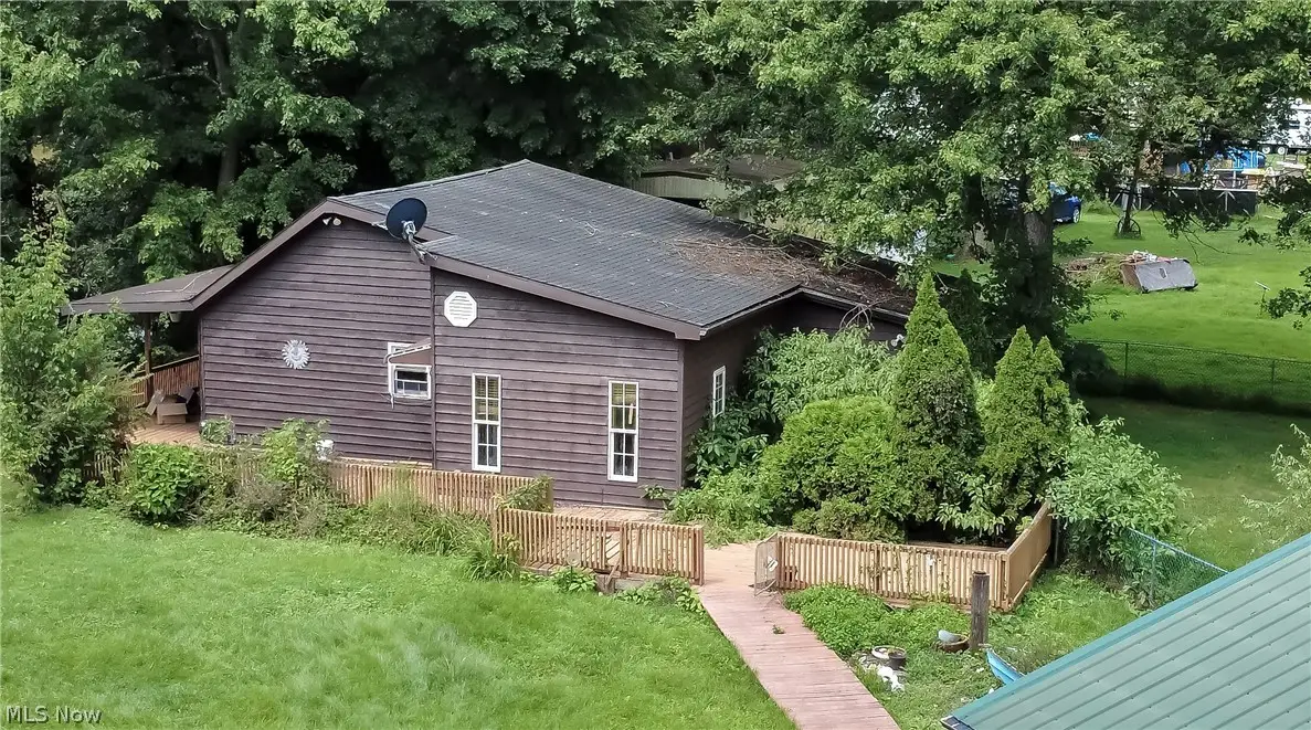 825 Hannaman, Elizabeth, WV 26143 - #1
