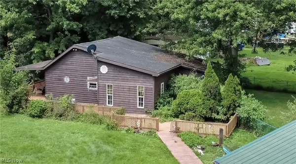 825 Hannaman, Elizabeth, WV 26143