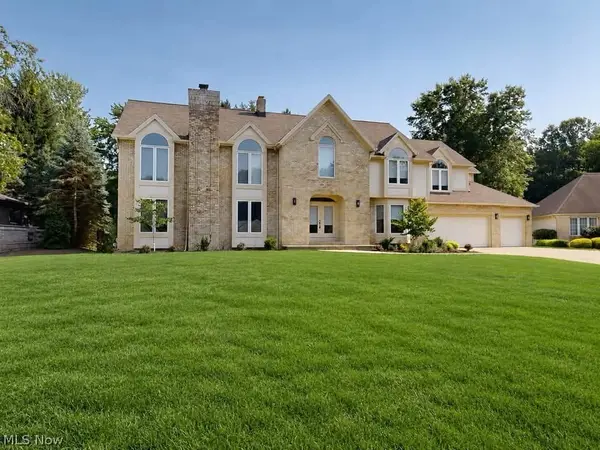 5650 Ashley Circle, Highland Heights, OH 44143