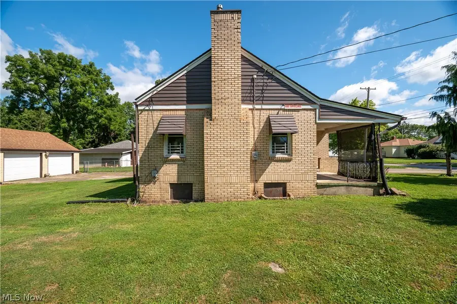110 S Hazelwood Avenue, Youngstown, OH 44509 - #3