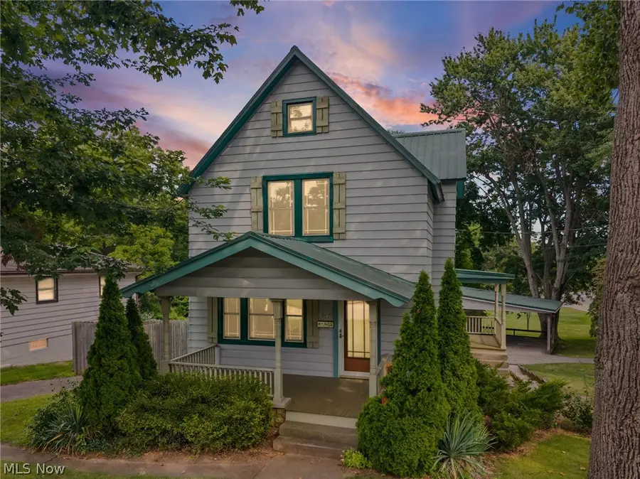 957 Cleveland Avenue, Amherst, OH 44001 - #2