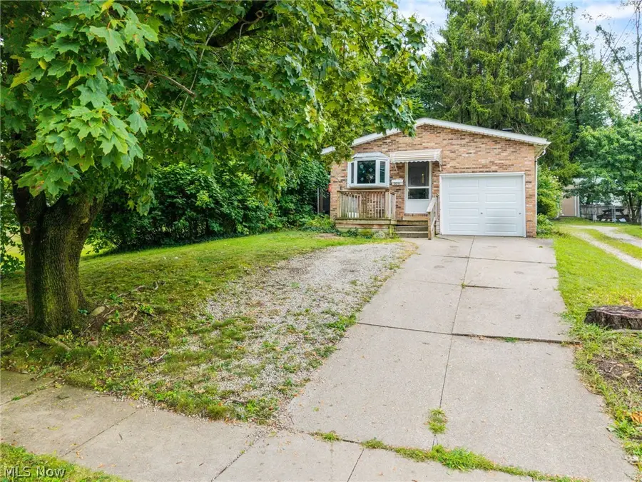275 1st Street, Wadsworth, OH 44281 - #3
