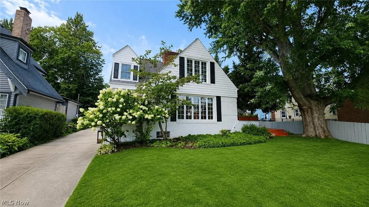 34 E 211th Street, Euclid, OH 44123 - #1