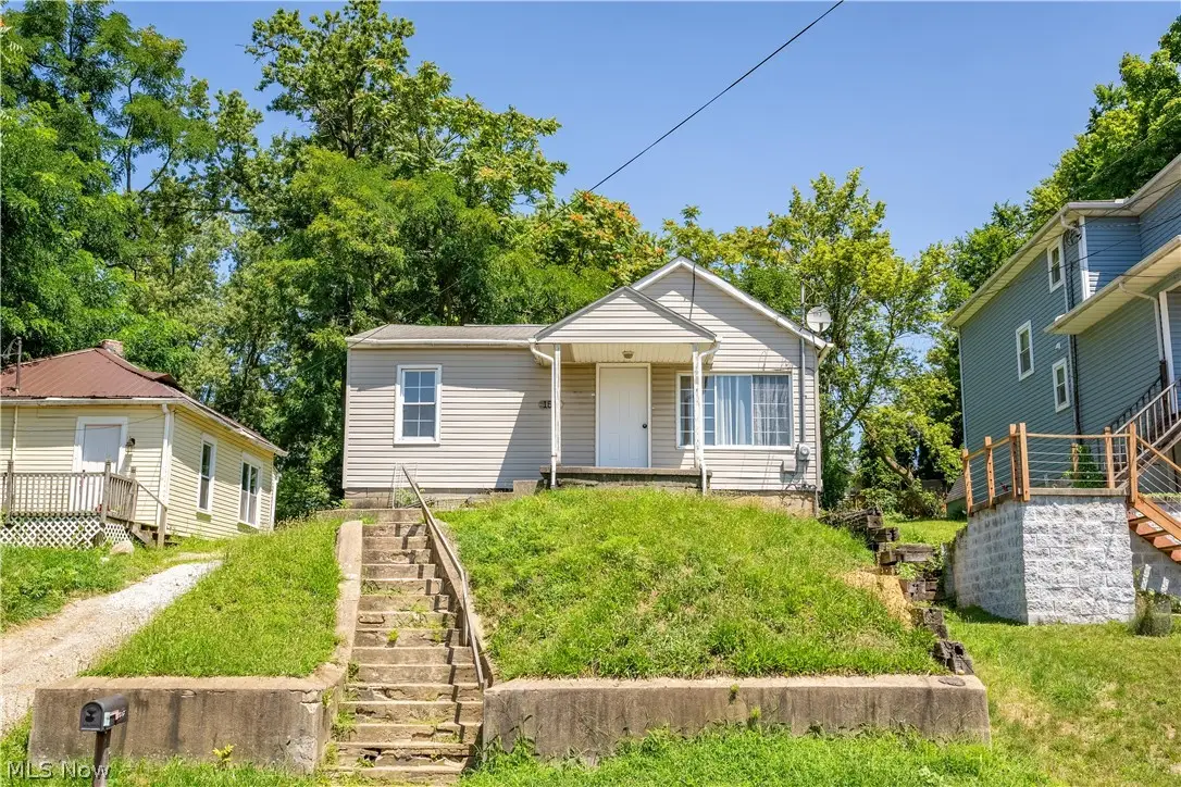 155 Fernwood Avenue, Barberton, OH 44203 - #1
