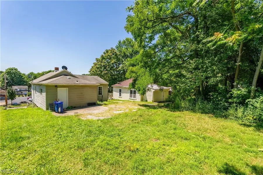 155 Fernwood Avenue, Barberton, OH 44203 - #3