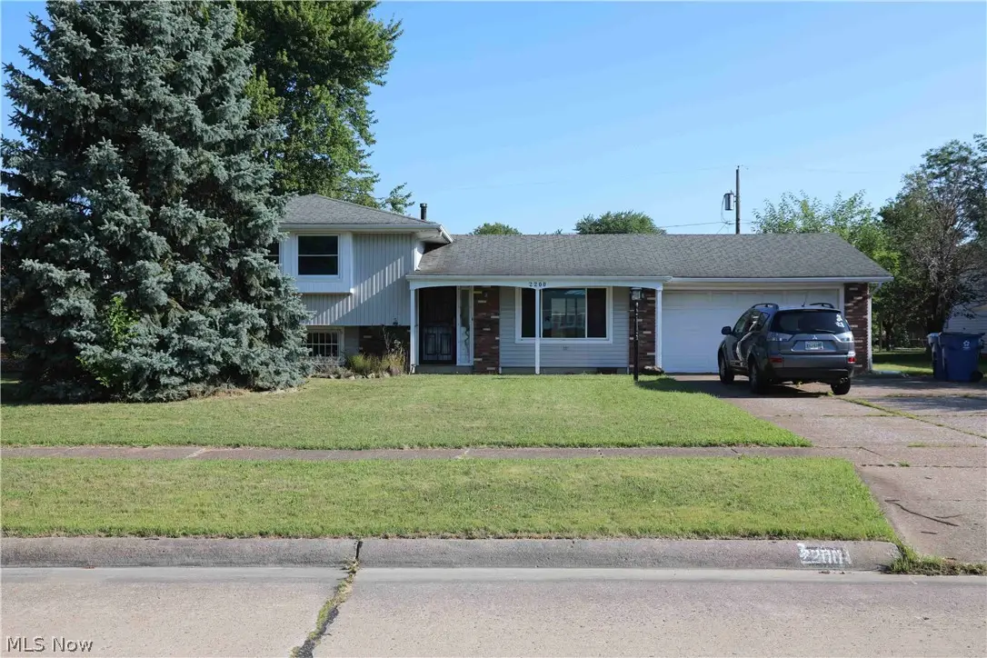 2200 W 37th Street, Lorain, OH 44053 - #1