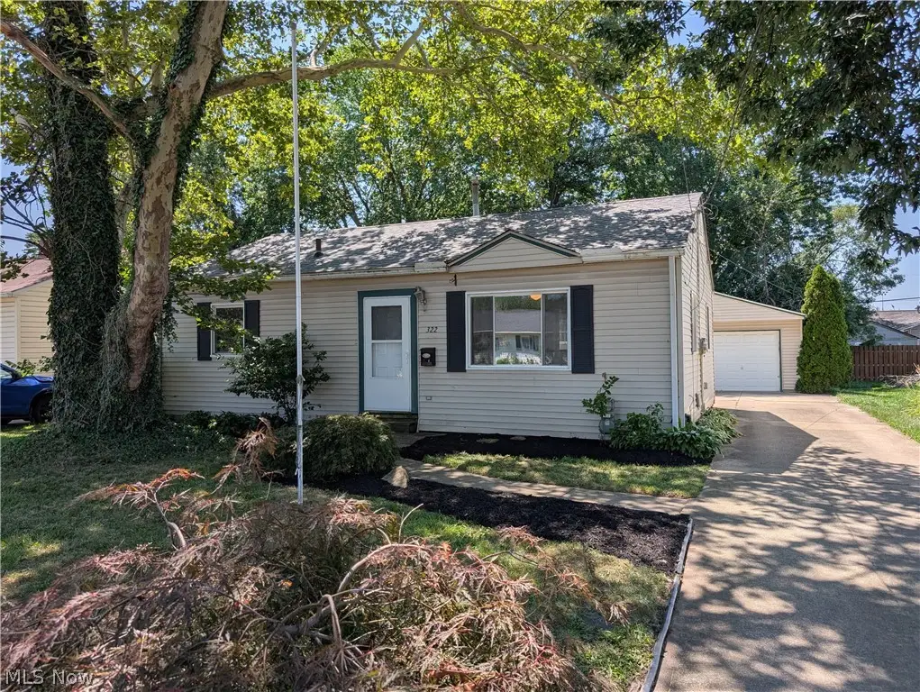 322 Pasadena Avenue, Elyria, OH 44035 - #1