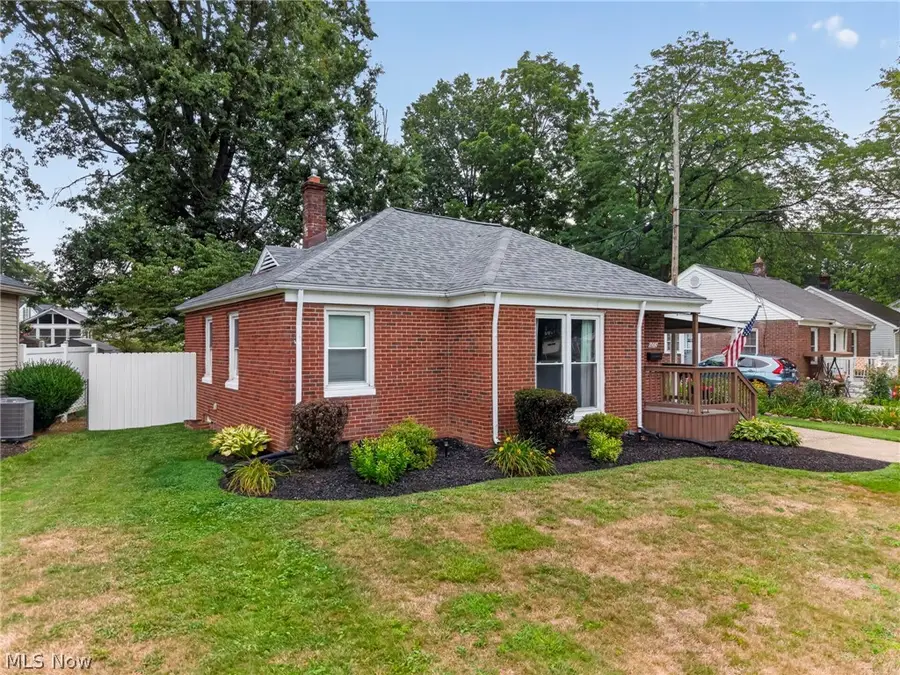 3072 Rowford Sw Avenue, Massillon, OH 44646 - #3