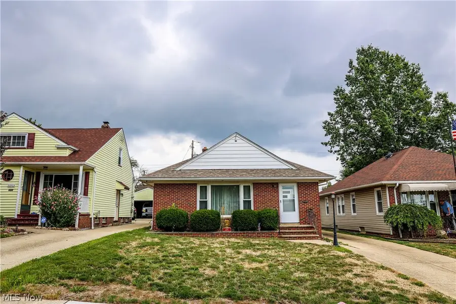 11517 Fordham Road, Garfield Heights, OH 44125 - #2