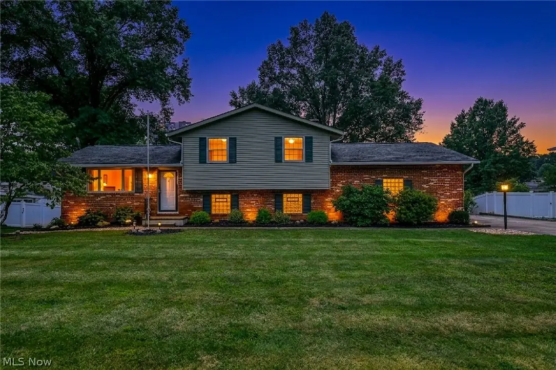 5610 Comanche Nw Street, North Canton, OH 44720 - #1