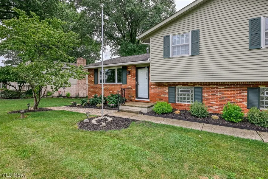 5610 Comanche Nw Street, North Canton, OH 44720 - #3