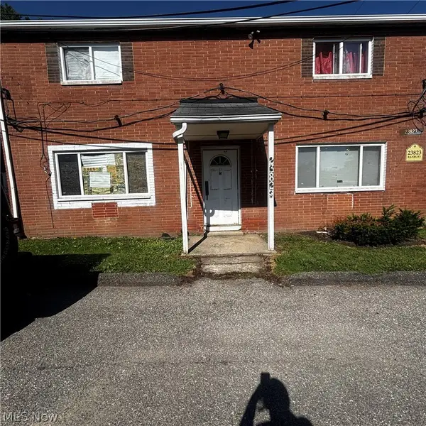 23823 Banbury Circle #H1, Warrensville Heights, OH 44128