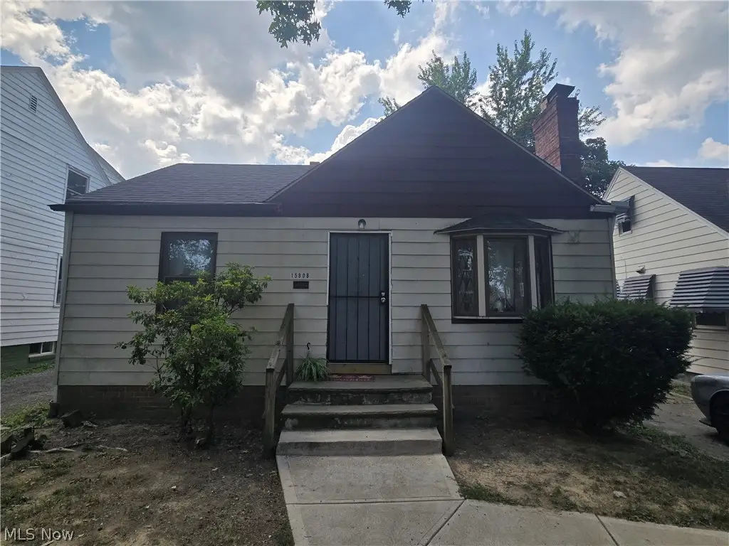 15908 Invermere Avenue, Cleveland, OH 44128 - #1