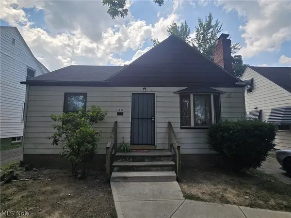 15908 Invermere Avenue, Cleveland, OH 44128