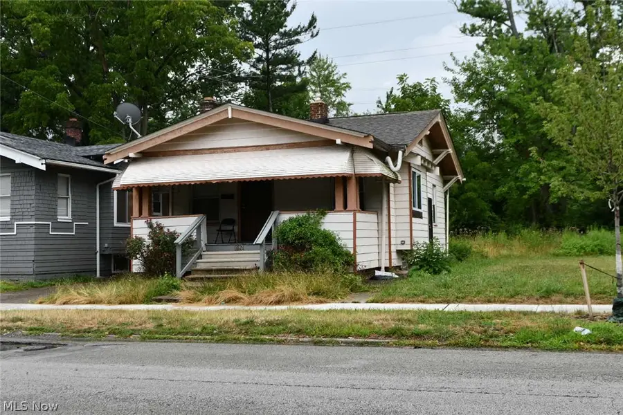 1582 E 133rd Street, Cleveland, OH 44112 - #3