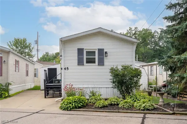 45 Flamingo Avenue, Amherst, OH 44001