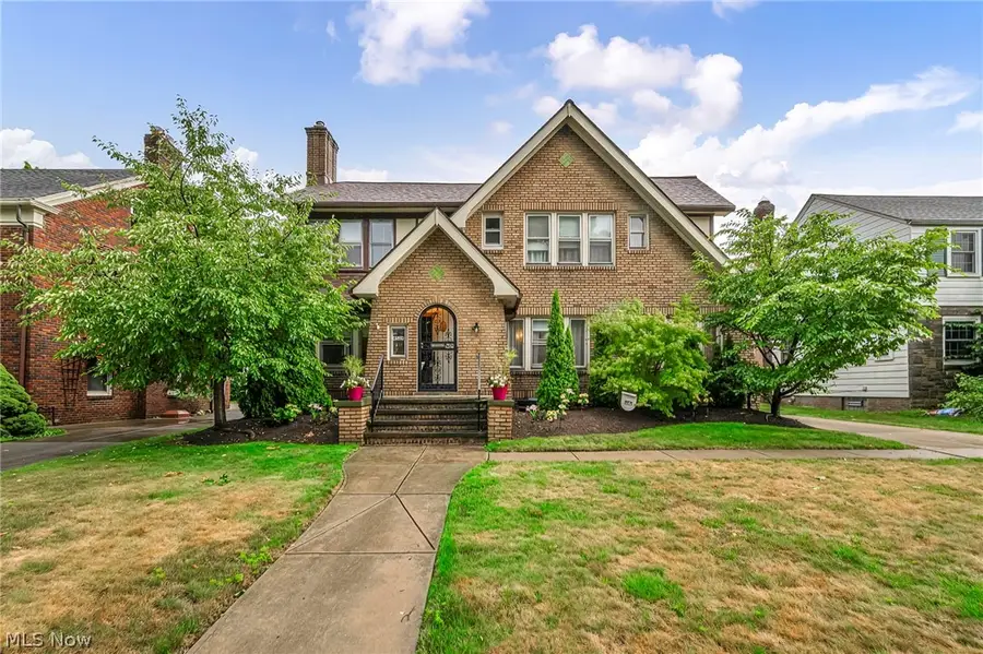 4589 S Hills Drive, Cleveland, OH 44109 - #2