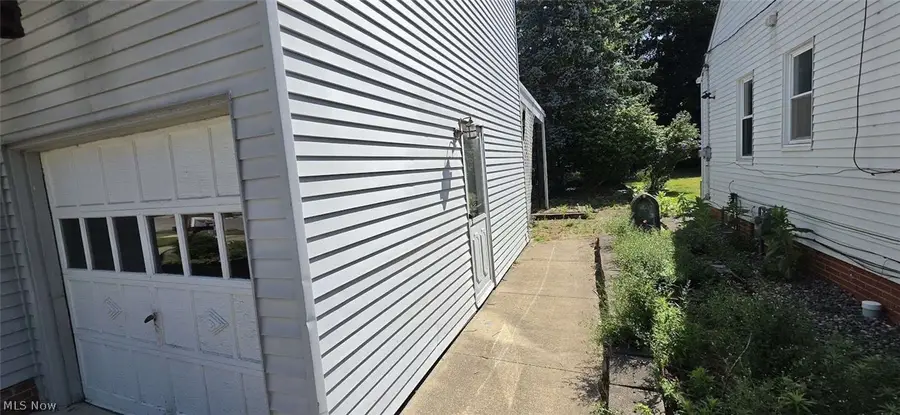 1111 Gordon Road, Lyndhurst, OH 44124 - #3