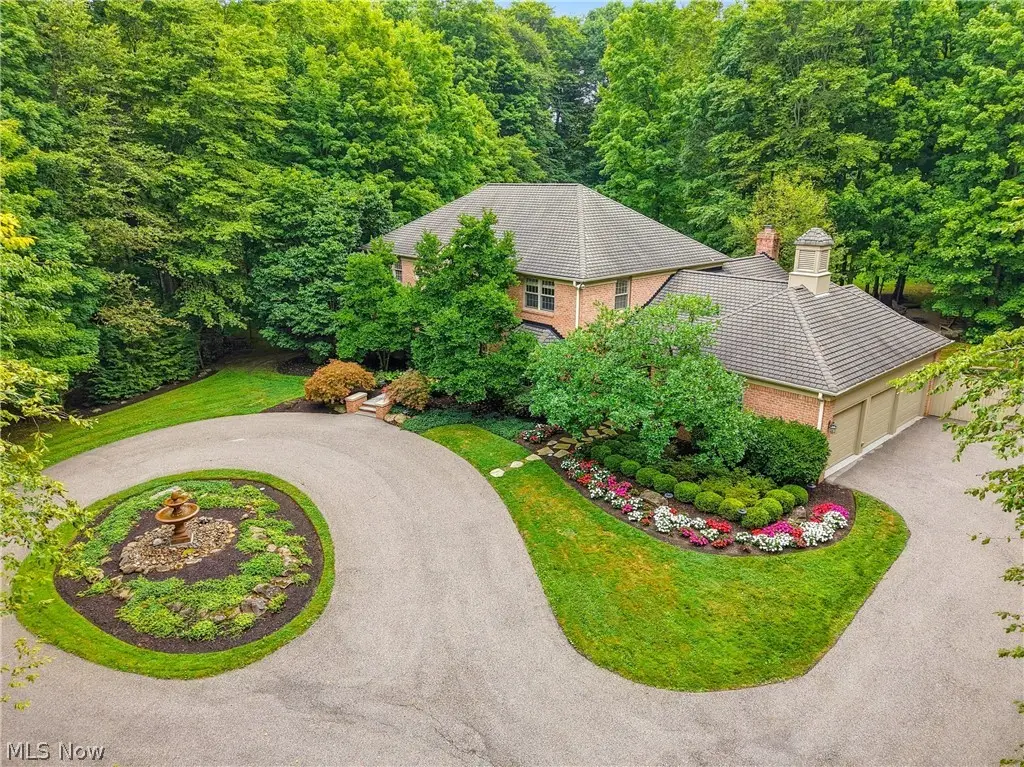 15265 Suffolk Lane, Chagrin Falls, OH 44022 - #1