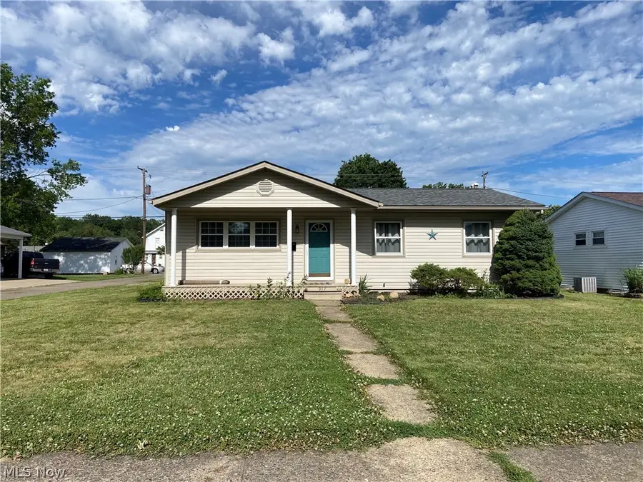 917 Kaderly Nw Street, New Philadelphia, OH 44663 - #2