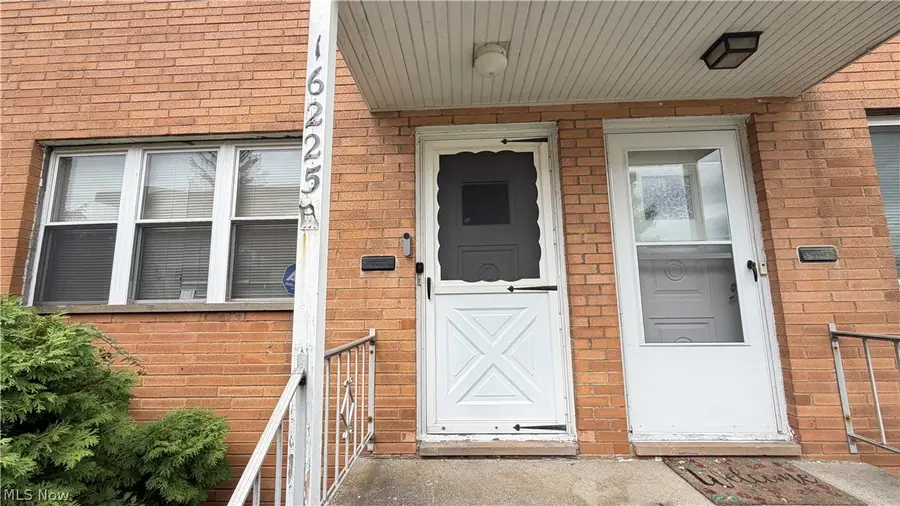 16225 Edgewood Court, Maple Heights, OH 44137 - #2