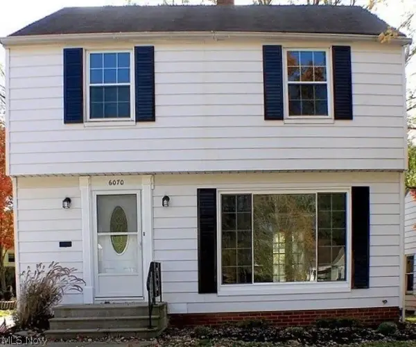 6070 Maplecliff Drive, Parma Heights, OH 44130