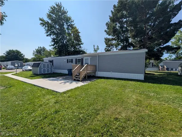 215 Cedar Brook Drive, Elyria, OH 44035