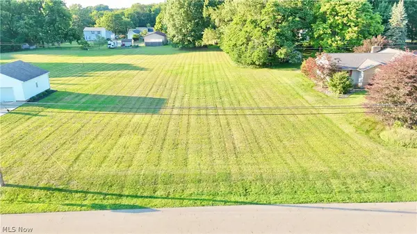 Jane Nw Street, Massillon, OH 44646