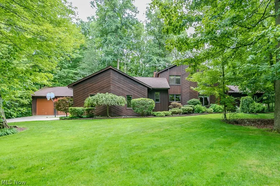 9731 Riverwood Lane, Chagrin Falls, OH 44023 - #3